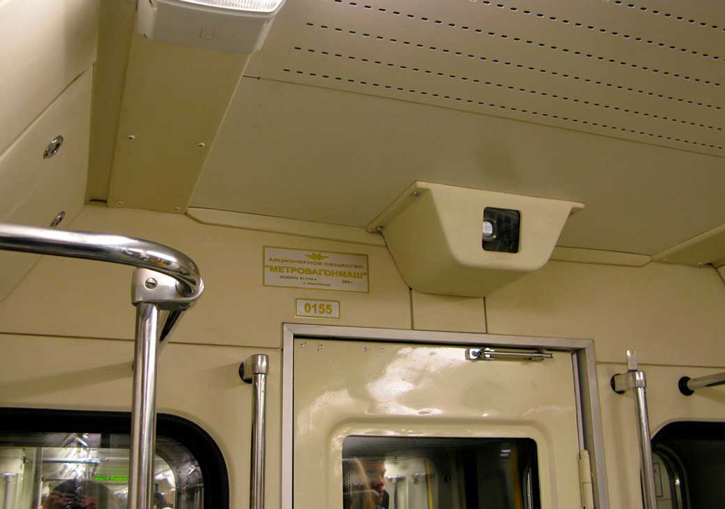 Камера в метро