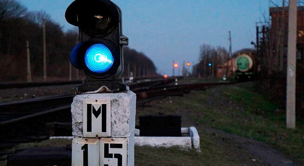 Памятник первому электровозу на переменном токе открыли в Рязани |